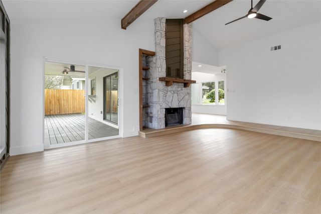 16 Country LN, Wimberley, TX 78676
