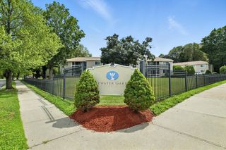 40 Saint Kolbe Dr D, Holyoke, MA 01040