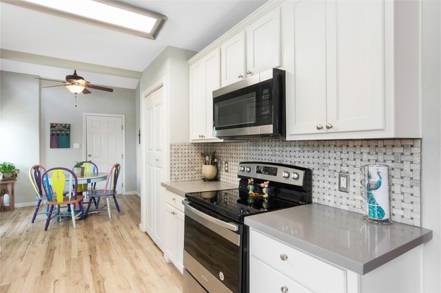 63 Hideaway Drive, Friendswood, TX 77546