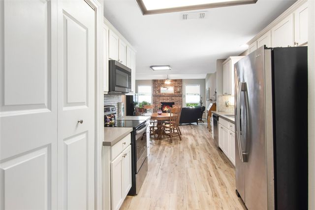 63 Hideaway Drive, Friendswood, TX 77546