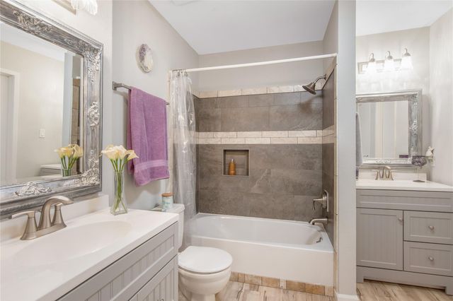 63 Hideaway Drive, Friendswood, TX 77546