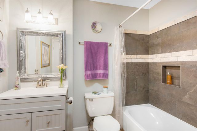 63 Hideaway Drive, Friendswood, TX 77546