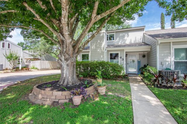 63 Hideaway Drive, Friendswood, TX 77546