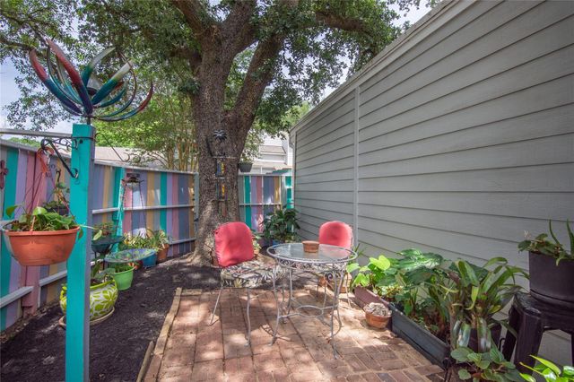 63 Hideaway Drive, Friendswood, TX 77546