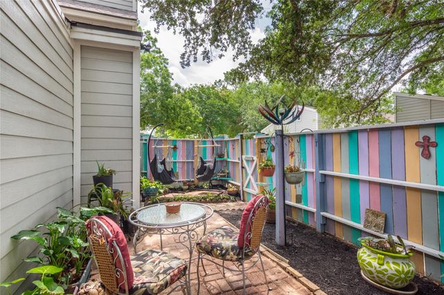 63 Hideaway Drive, Friendswood, TX 77546