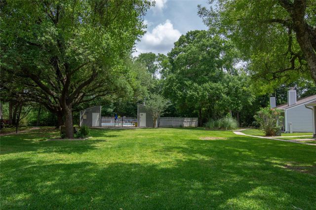 63 Hideaway Drive, Friendswood, TX 77546