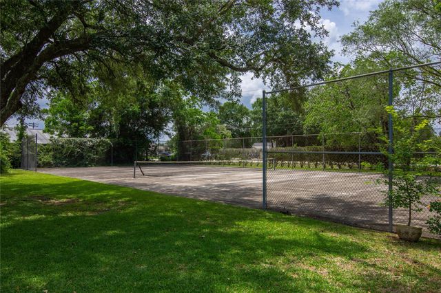 63 Hideaway Drive, Friendswood, TX 77546