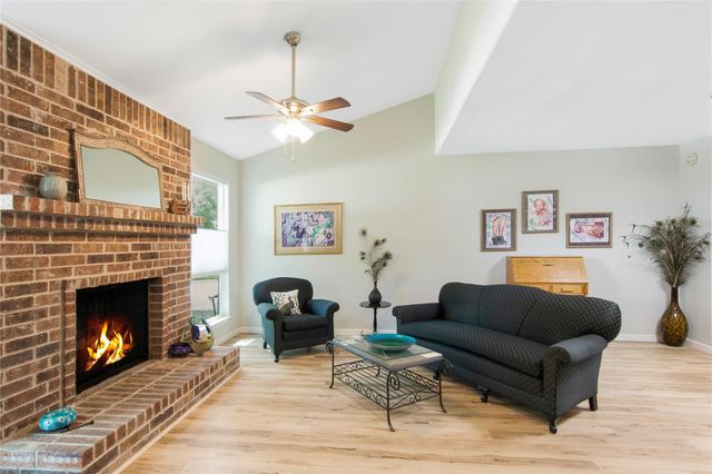 63 Hideaway Drive, Friendswood, TX 77546
