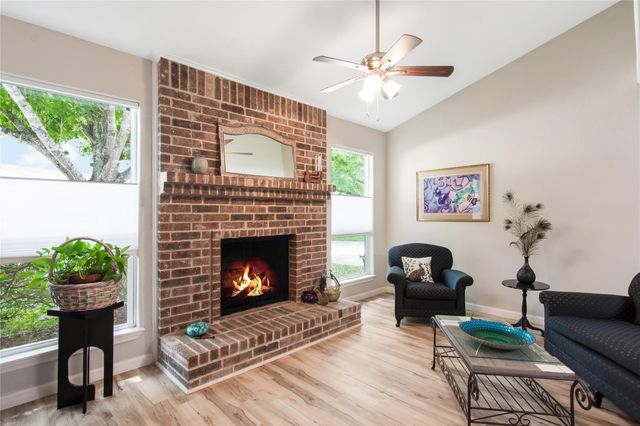 63 Hideaway Drive, Friendswood, TX 77546
