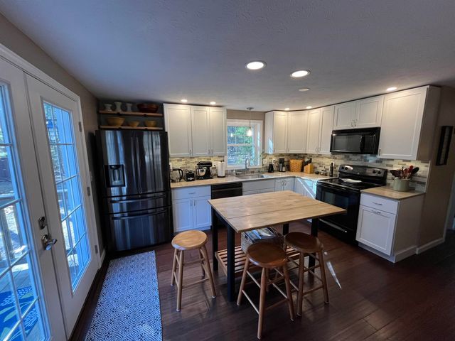 1071 Montalona Road, Dunbarton, NH 03046