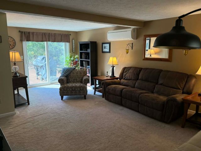 1071 Montalona Road, Dunbarton, NH 03046