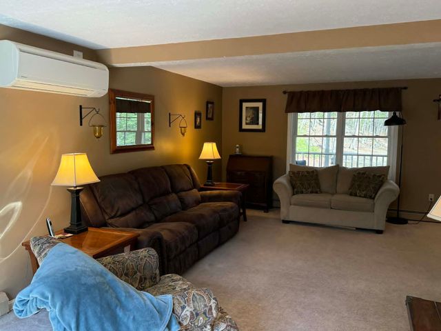 1071 Montalona Road, Dunbarton, NH 03046