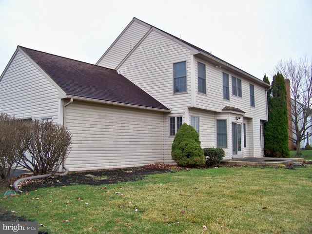 339 PORTLAND PL, Lititz, PA 17543