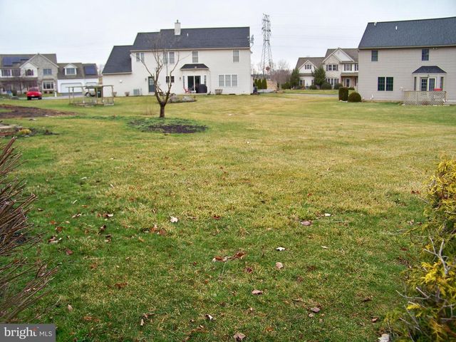 339 PORTLAND PL, Lititz, PA 17543