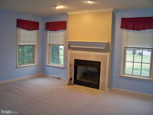 339 PORTLAND PL, Lititz, PA 17543