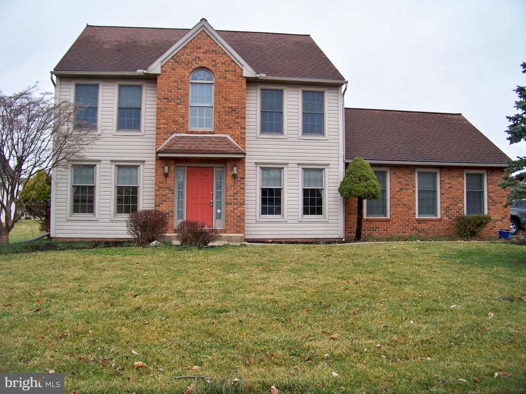339 PORTLAND PL, Lititz, PA 17543