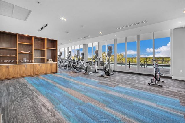 1180 N Federal Highway 501, Fort Lauderdale, FL 33304
