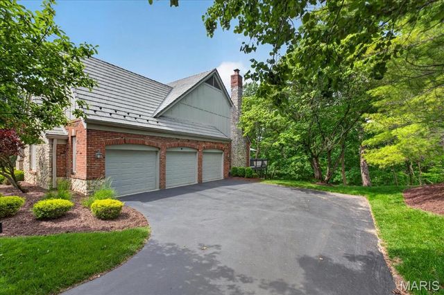 638 Morel Court, St Albans, MO 63073