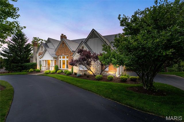 638 Morel Court, St Albans, MO 63073