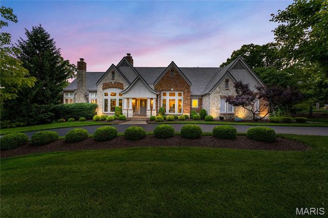 638 Morel Court, St Albans, MO 63073