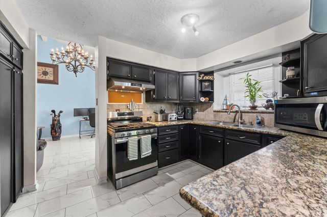 228 April Waters Drive W, Conroe, TX 77356