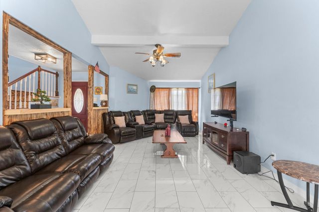228 April Waters Drive W, Conroe, TX 77356