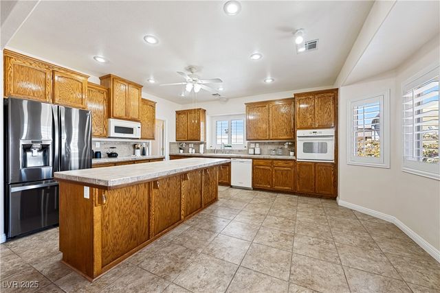 2201 Valentine Avenue, Pahrump, NV 89048