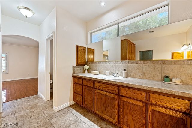 2201 Valentine Avenue, Pahrump, NV 89048