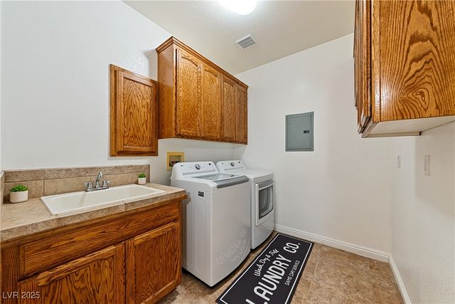 2201 Valentine Avenue, Pahrump, NV 89048