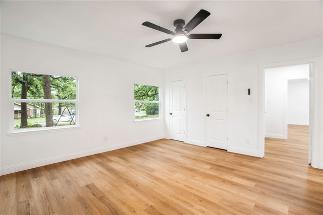 4761 Meadowbrook Drive, Fort Worth, TX 76103