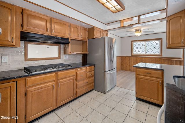 7 Mullen Drive, Rotterdam, NY 12306