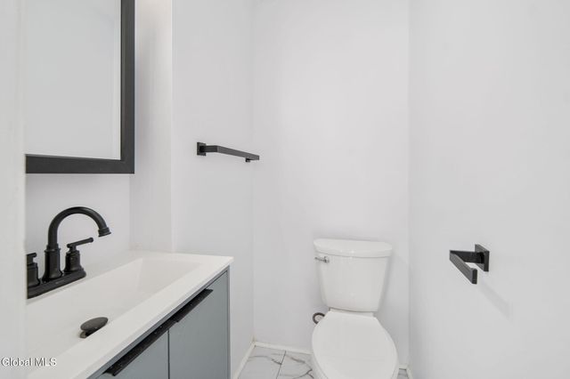 7 Mullen Drive, Rotterdam, NY 12306