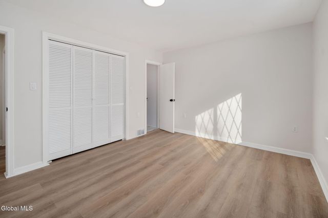 7 Mullen Drive, Rotterdam, NY 12306