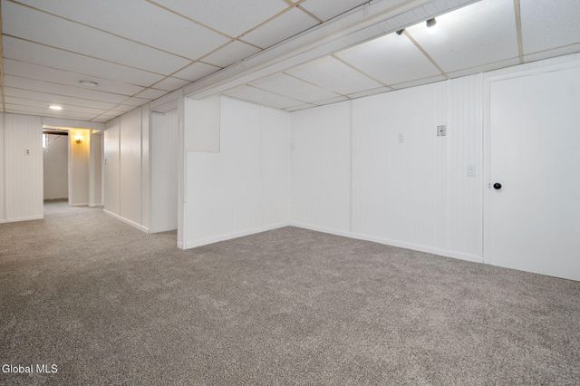 7 Mullen Drive, Rotterdam, NY 12306