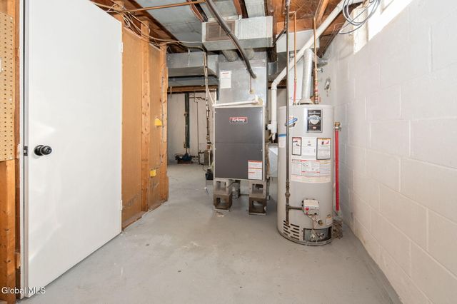 7 Mullen Drive, Rotterdam, NY 12306