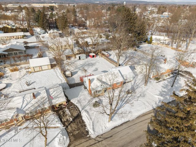 7 Mullen Drive, Rotterdam, NY 12306