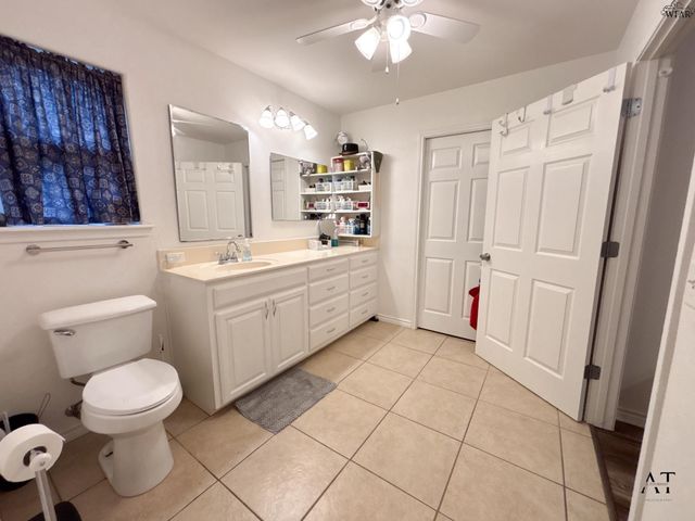 1139 REGENCY DRIVE, Burkburnett, TX 76354