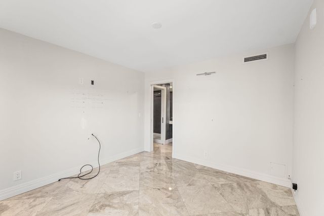 3901 S Flagler Drive 1002, West Palm Beach, FL 33405