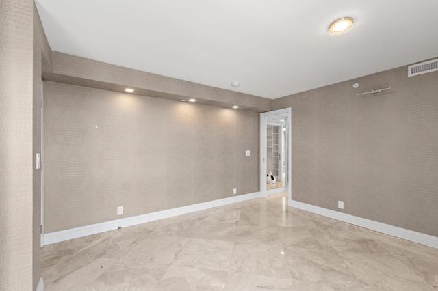 3901 S Flagler Drive 1002, West Palm Beach, FL 33405