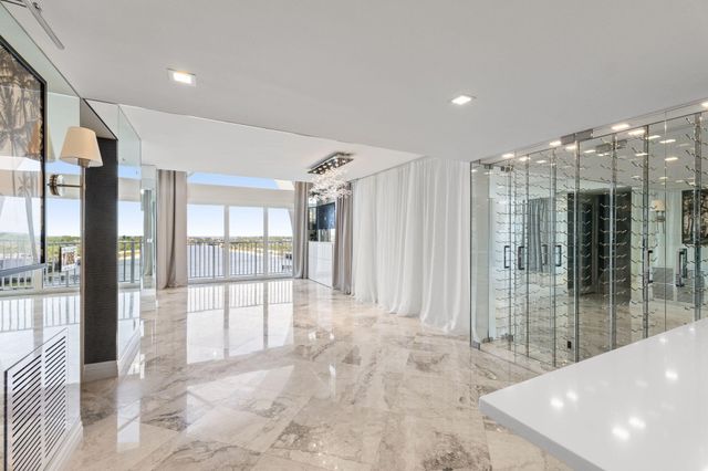 3901 S Flagler Drive 1002, West Palm Beach, FL 33405