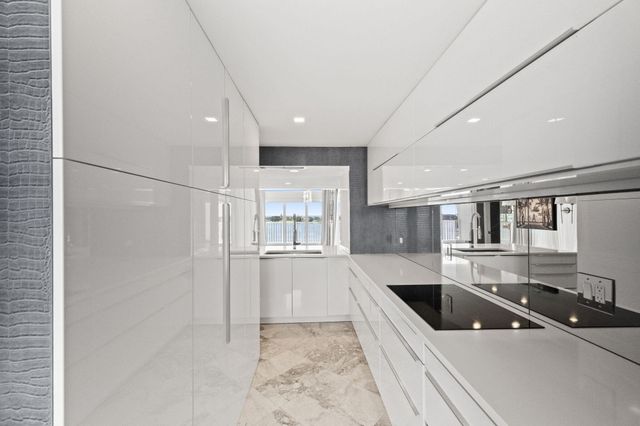 3901 S Flagler Drive 1002, West Palm Beach, FL 33405