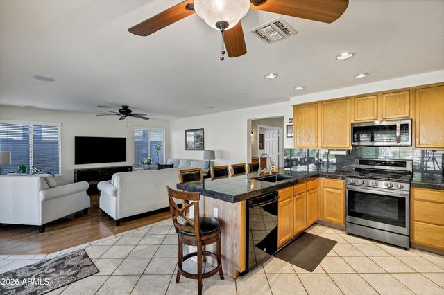 1090 W RAVEN Drive, Chandler, AZ 85286