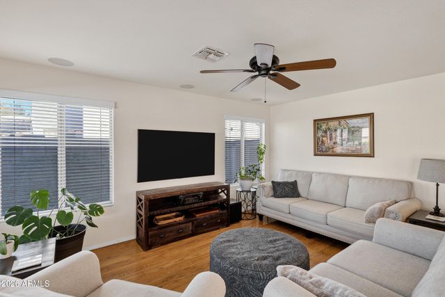 1090 W RAVEN Drive, Chandler, AZ 85286