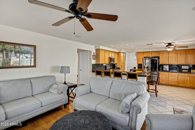 1090 W RAVEN Drive, Chandler, AZ 85286