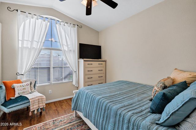 1090 W RAVEN Drive, Chandler, AZ 85286