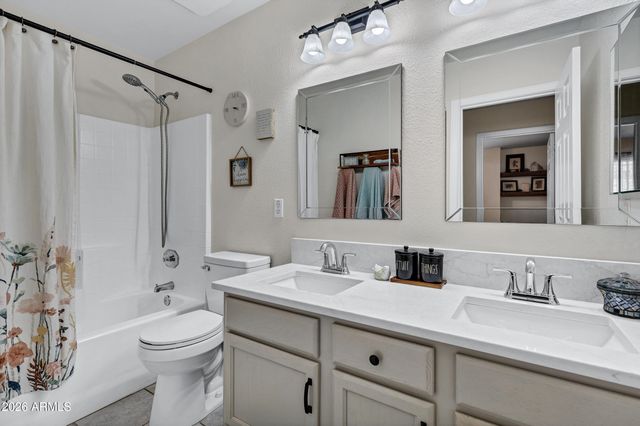 1090 W RAVEN Drive, Chandler, AZ 85286