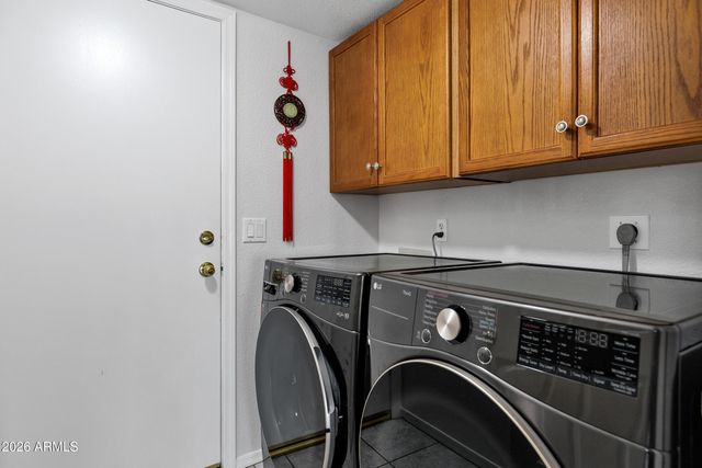 1090 W RAVEN Drive, Chandler, AZ 85286