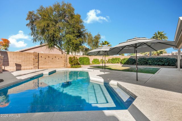 1090 W RAVEN Drive, Chandler, AZ 85286