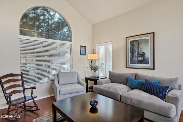 1090 W RAVEN Drive, Chandler, AZ 85286