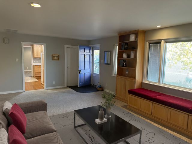 1335 Sage Loop, Los Alamos, NM 87544